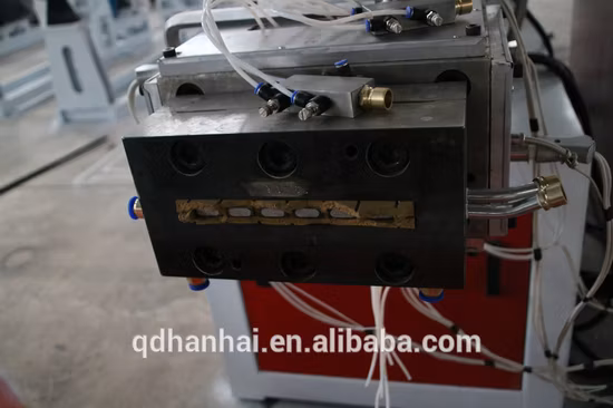 Linha de extrusão de produção de painel de parede de PVC WPC Máquina extrusora de telhas de teto de PVC